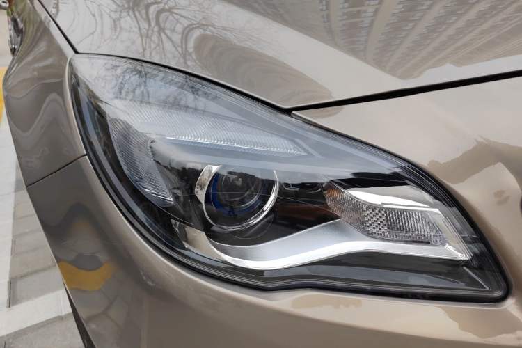 Used Buick Regal 2015 2.0L Leading Fashion Edition