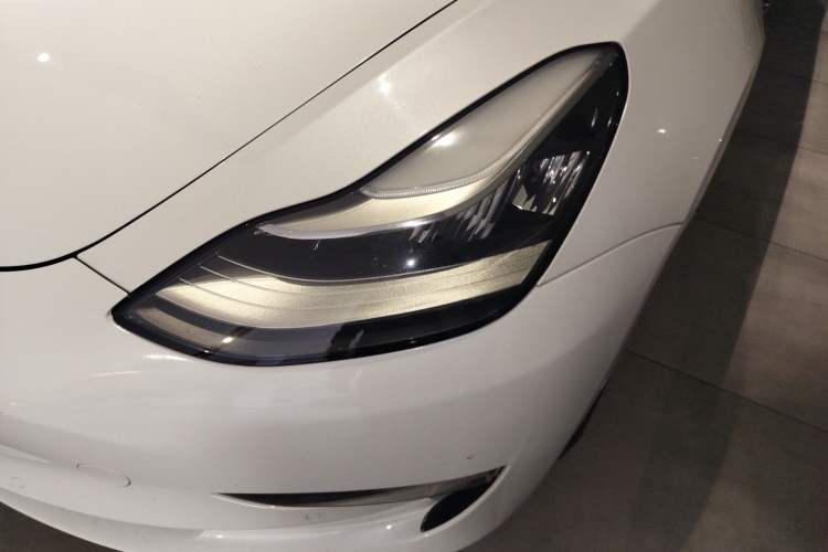 Used Tesla Model 3 2019 Long-Range Rear-Wheel-Drive Version
