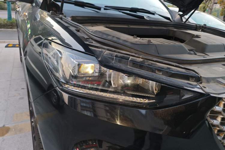 Used Wey VV6 2021 2.0T Two-Wheel Drive Smart Plus
