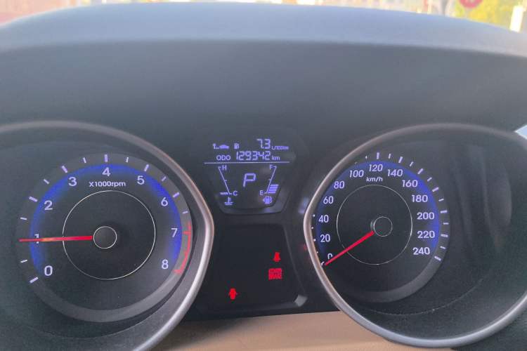 Used Hyundai Elantra (5th Generation / Langdong) 2012 1.6L Automatic Fashion Edition