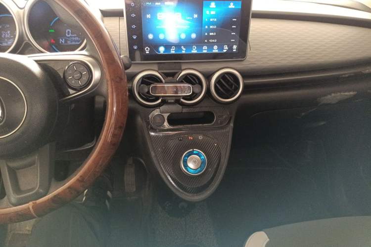 Used ORA Black Cat 2021 301 km Basic Version Audio And AC Panel