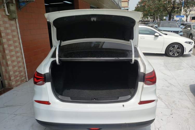 Used Chevrolet Monza 2021 320 Automatic Enjoyment Sunroof Edition
