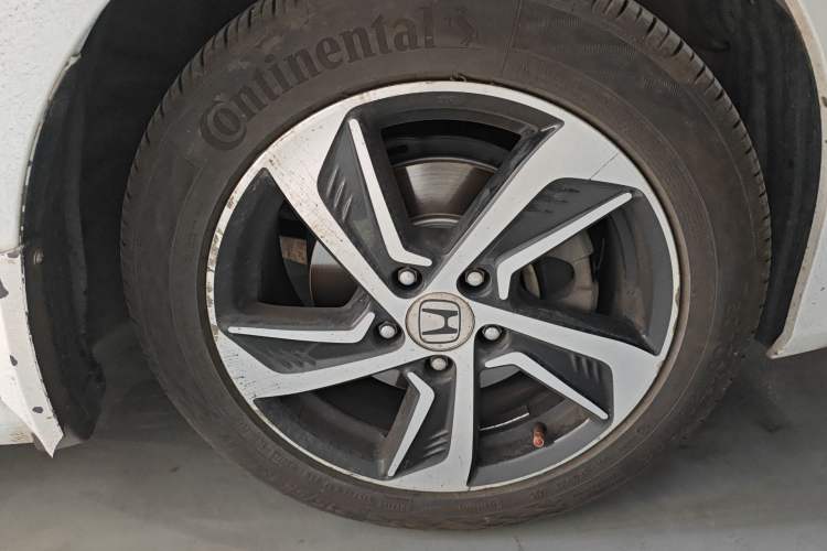 Used Honda Odyssey 2015 2.4L Smart Edition Right Front Wheel Hub