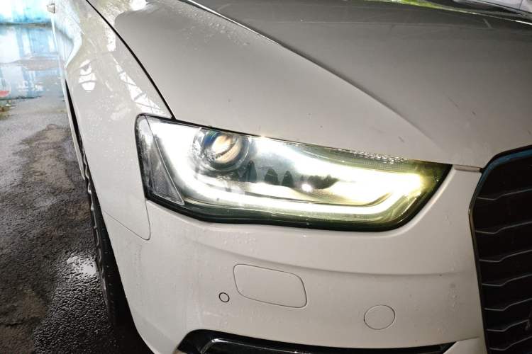 Used Audi A4L 2016 35 TFSI Collector's Edition Automatic Standard Model Right Front Headlight