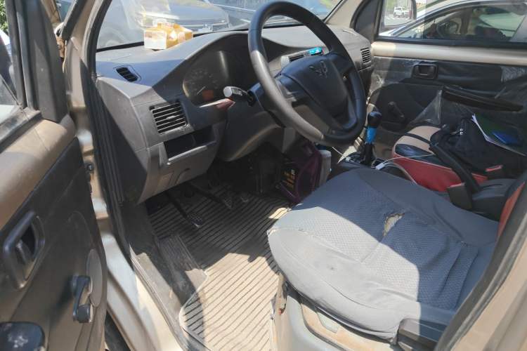 Used Wuling Rongguang 2014 1.2L S Base Model