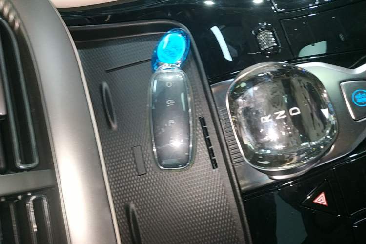 Used Denza D9 2024 DM-i 980 Four-Wheel Drive Prestige Model