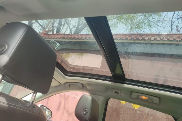 Used Cadillac SRX 2012 3.0L Comfort Model
