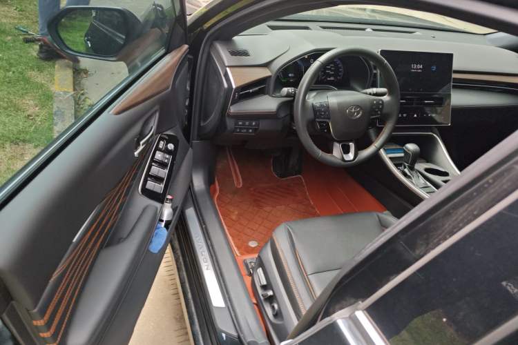 Used Toyota Avalon 2024 Dual-Engine 2.5L XLE Premium Edition Driver Seat