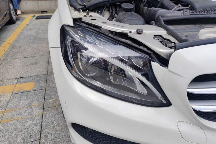 Used Mercedes-Benz C-Class 2018 C 180 L Fashion Edition Sport Version Right Front Headlight