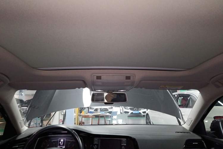 Used Volkswagen Sagitar 2020 280TSI DSG Comfort Version China VI Standard Headliner