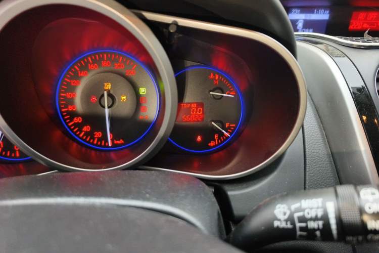 Used Mazda CX-7 2014 2.5L 2WD Luxury Edition Odometer Close Up