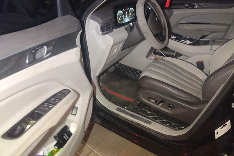 Used Ford Equator 2023 EcoBoost 225 Premier 7-Seater (2/3/2) Driver Seat