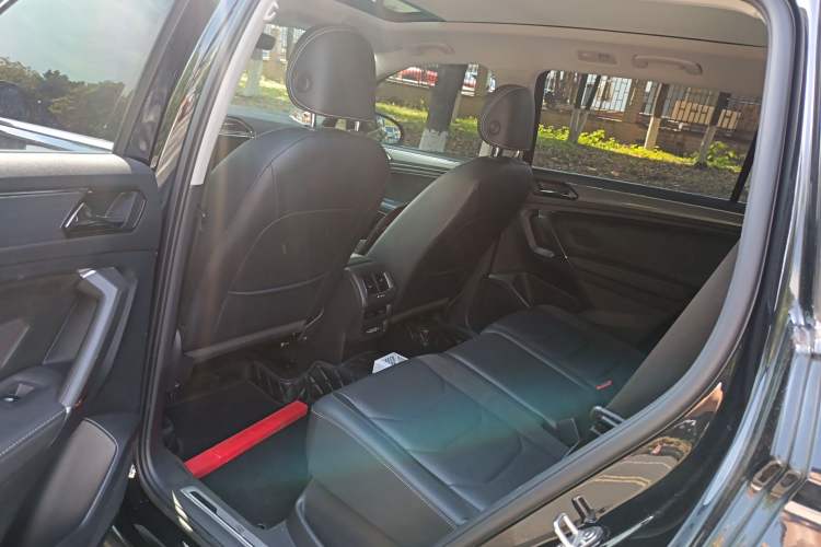 Used Volkswagen Tiguan L 2021 330TSI Automatic Two-Wheel Drive R-Line Enhanced Edition
