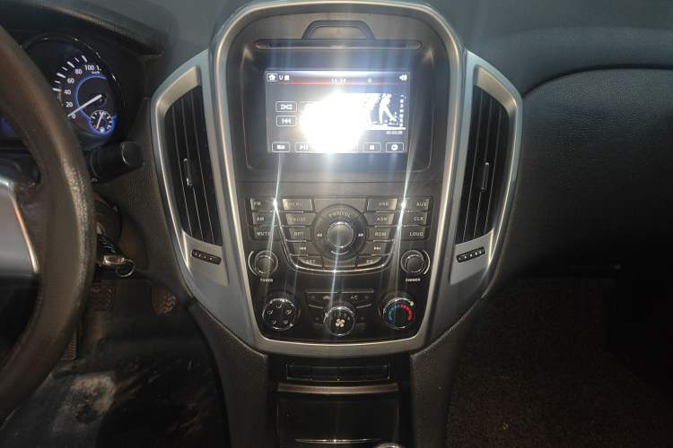 Used JMC Yuhu 7 2016 2.4T Two-Wheel Drive Luxury Edition JX4D24
