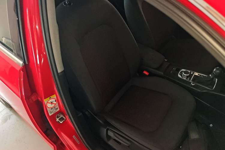 Used Audi A3 2019 Sportback 35 TFSI Ambition China VI Right Front Seat