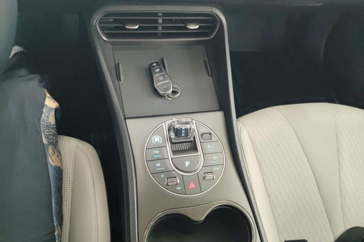 Used BYD Seal 05 DM-i 2025 DM-i Intelligent Drive 120KM Flagship Model Gear Lever