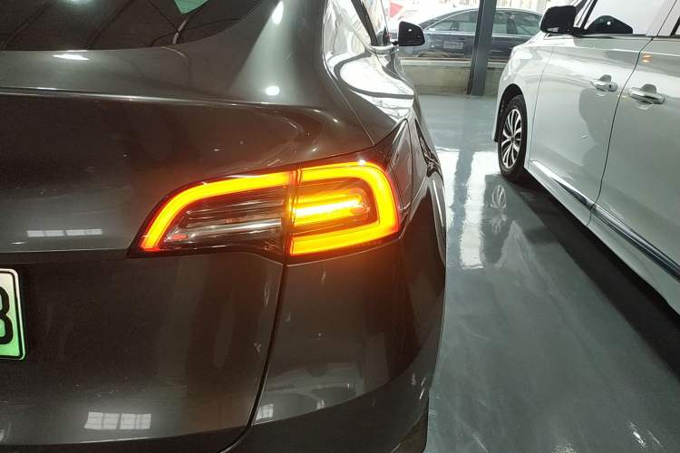 Used Tesla Model Y 2021 Standard Range Rear-Wheel Drive Version