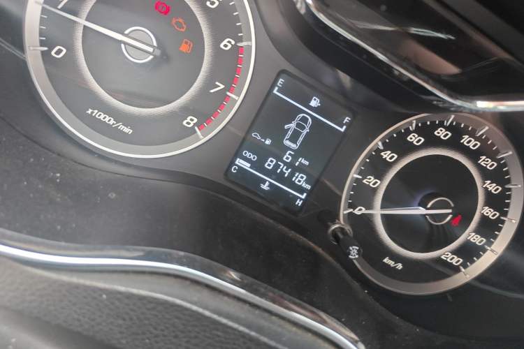 Used Baojun 560 2016 1.5T Manual Comfort Edition Odometer Close Up