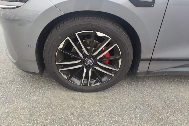 Used BYD Qin L 2025 EV 545KM Cloud Suspension Edition Exterior 4