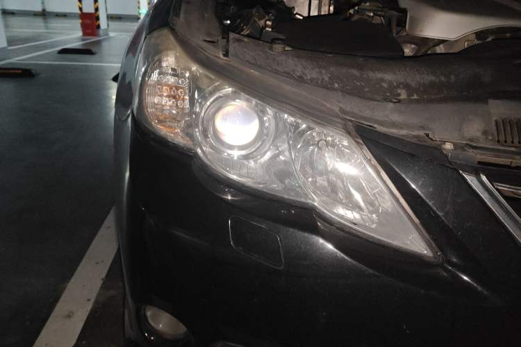 Used Toyota Reiz 2010 2.5S Fengdu Jinghua Edition Right Front Headlight