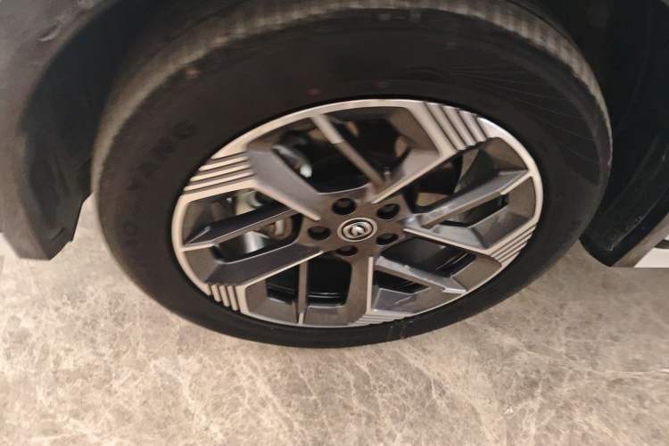 Used CHANGAN CS75 PLUS 2025 4th Generation 1.5T New Blue Whale Smart Luxury Edition Exterior 4