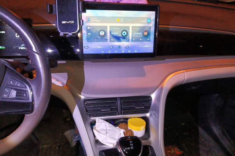 Used BYD Song Pro New Energy 2024 HONOR Edition DM-i 71KM Navigation Model Audio And AC Panel