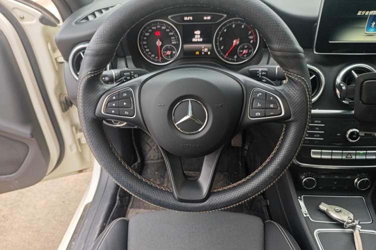 Used Mercedes-Benz A-Class 2016 A 180 Steering Wheel