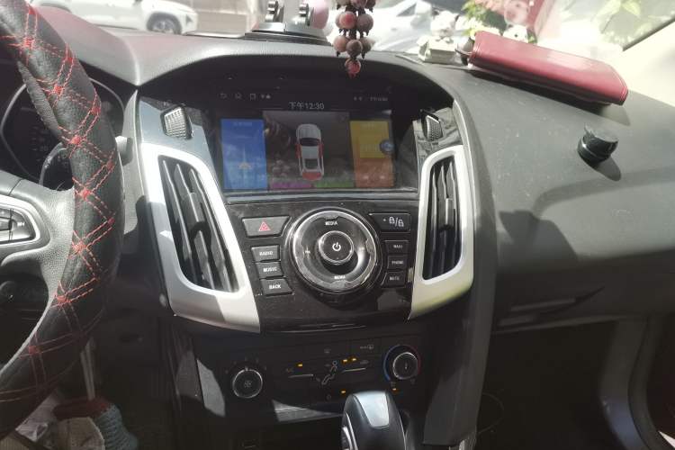 Used Ford Focus 2018 Sedan Classic 1.6L Automatic Trendy SmartDrive Edition Audio And AC Panel