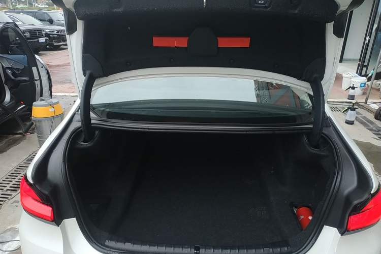 Used BMW 5 Series 2022 Restyled 525Li Luxury Package Trunk