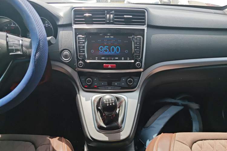 Used Haval M6 2019 1.5T Manual Two-Wheel Drive Urban Version China VI Standard
