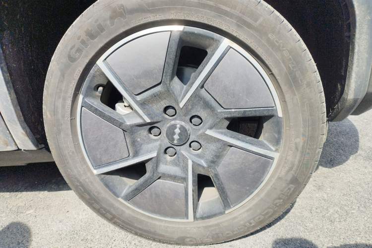 Used Formula Leopard Titanium 3 2025 501 km All-Wheel Drive Intelligent Driving Max Edition
