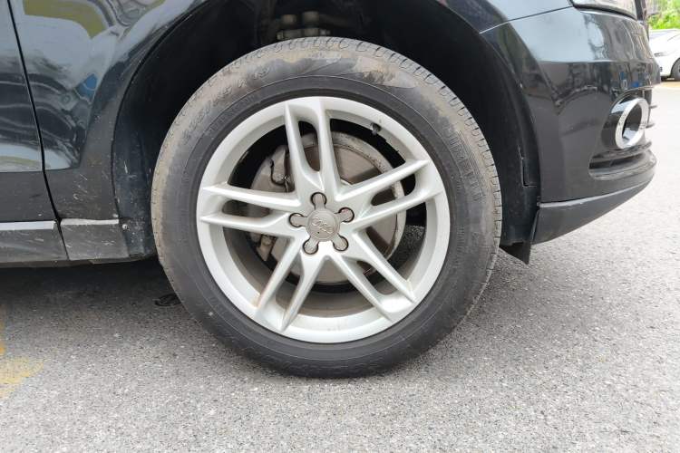 Used Audi Q5 2017 40 TFSI Comfort Model
