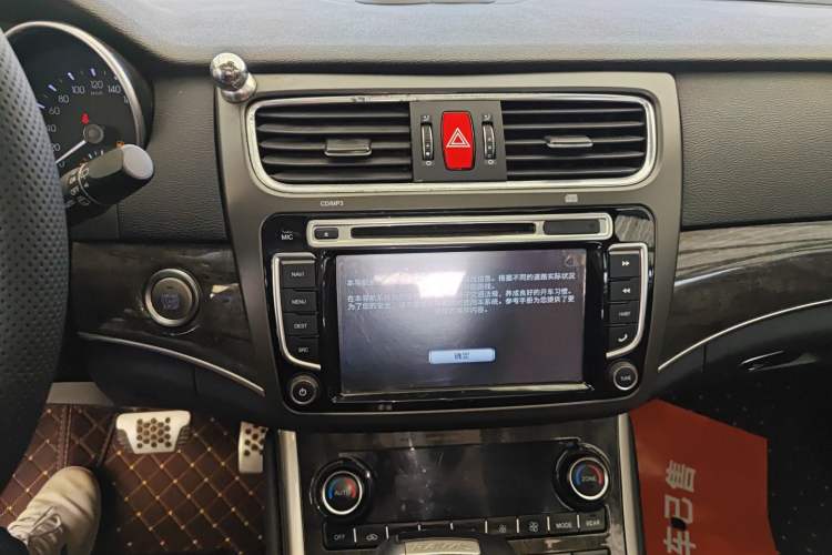 Used Haval H8 2015 2.0T Two-Wheel-Drive Luxury Version Audio And AC Panel