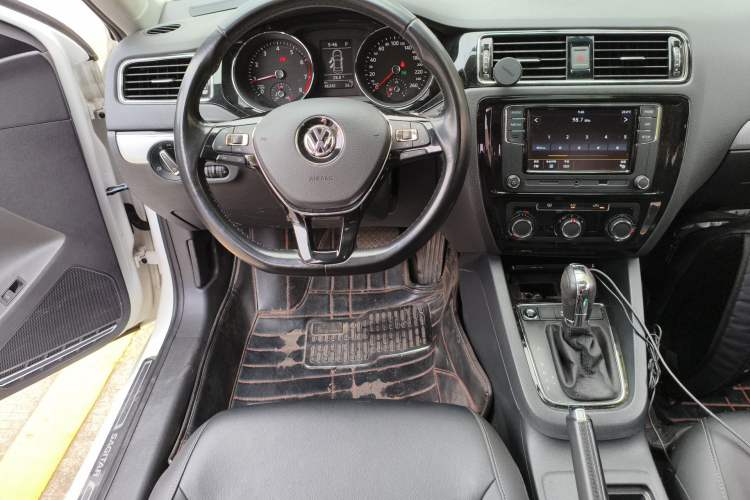 Used Volkswagen Sagitar 2018 280TSI DSG Ignite Edition Steering Wheel