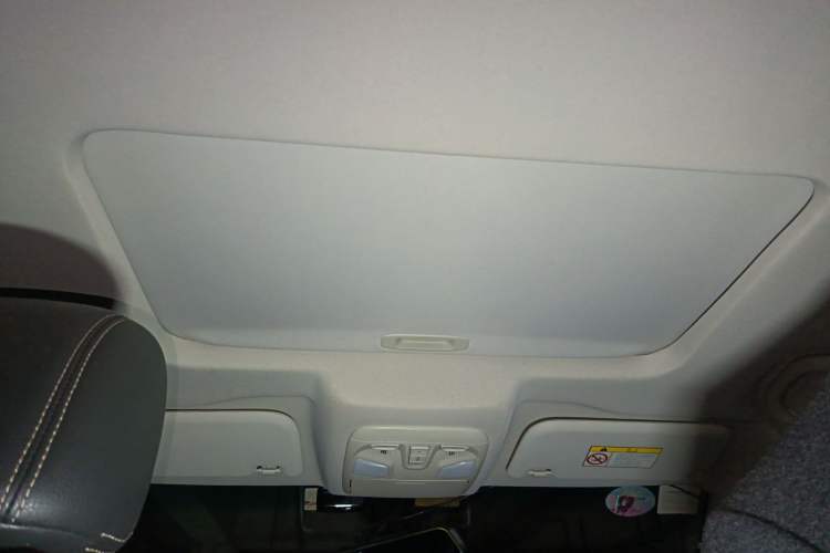 Used SWM X7 2017 1.5T Automatic Smart Enjoyment Version 7 Seats Headliner