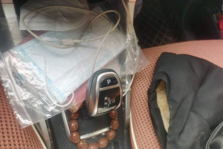 Used BYD Yuan New Energy 2018 EV360 Smart Connect Cool Edition Gear Lever