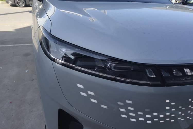 Used Dongfeng eπ eπ008 2024 210Max Range-Extended Version 6 Seats