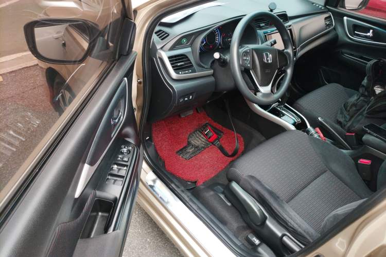 Used Honda Crider 2016 1.8L CVT Luxury Edition Driver Seat