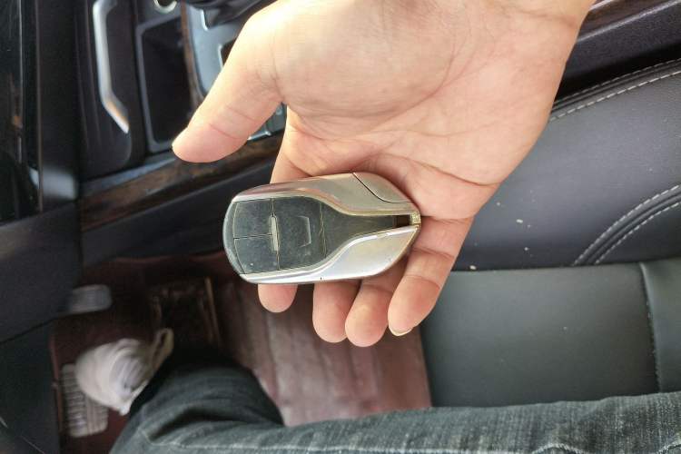 Used Hanteng X7 2016 2.0T DCT Luxury Edition Vehicle Key