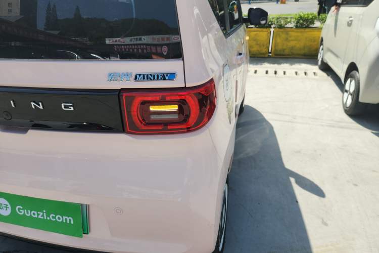 Used Wuling Hongguang MINIEV 2022 Macaron Premium Model – Lithium Iron Phosphate