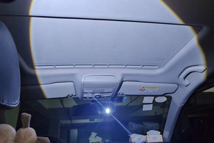 Used Volkswagen Sagitar 2017 230TSI Automatic Luxury Edition
