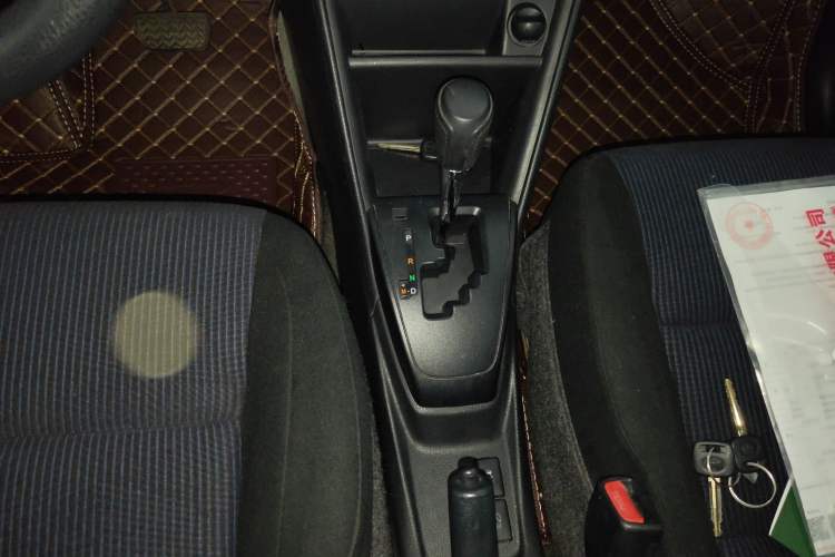 Used Toyota YARiS L Zhi Xuan 2016 Revised 1.5E CVT Charming Edition Gear Lever