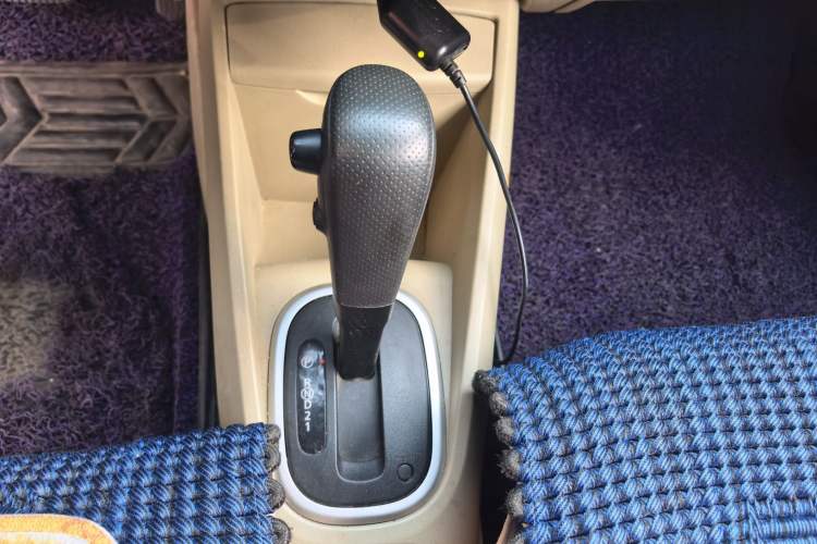 Used Venucia R50 2013 1.6L Automatic Fashion Edition