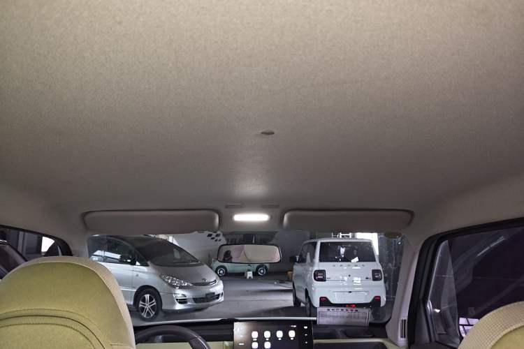 Used Geely Galaxy Panda 2023 Panda Mini 200km Endurance Bear Headliner