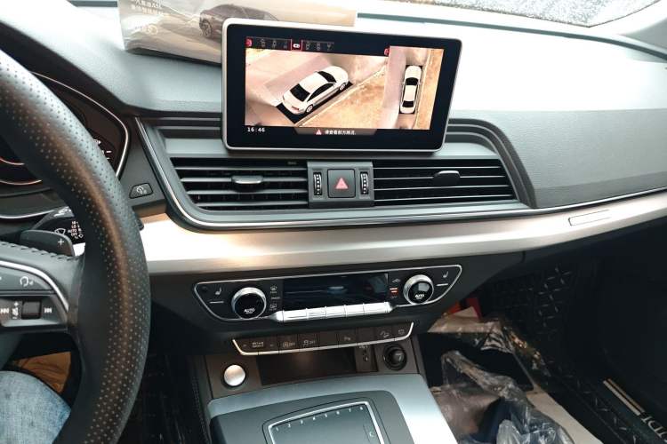 Used Audi Q5L 2020 Updated 40 TFSI Prestige Fashion Edition Audio And AC Panel