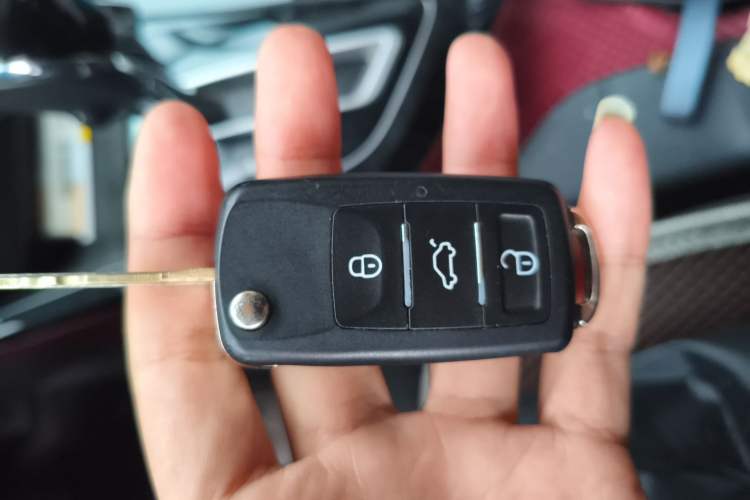 Used Nissan Lannia 2016 1.6L CVT Cool Edition
