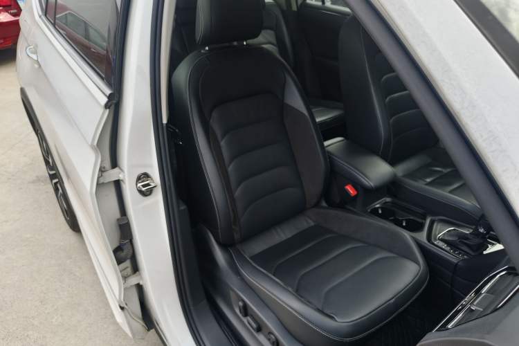 Used Volkswagen Tiguan L 2021 330TSI Automatic Two-Wheel Drive R-Line Enhanced Edition
