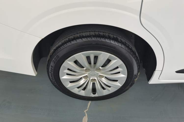 Used Wuling Jiachen 2022 1.5L Manual Enjoyment Elite Model Exterior 5