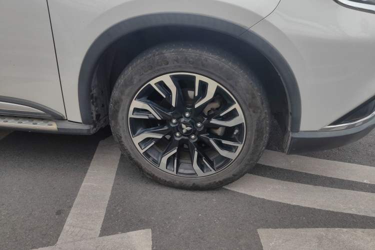 Used Mitsubishi Outlander 2019 2.0L Two-Wheel Drive Comfort Edition 5 Seats China V Standard
