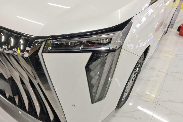 Used GAC Trumpchi M8 2023 Zongshi Series Dual-Motor Supreme Edition Left Front Headlight